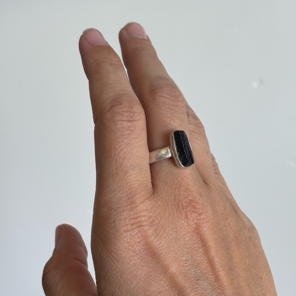 925 Sterling Silver Raw Black Tourmaline Ring Size 7.5 Boho Goth BM Jewelry - Picture 6 of 7